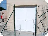 Porte aluminium a 2 vantaux sur local technique.